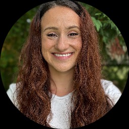 This is Leah Murray's avatar