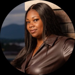 This is Sarah Treadway's avatar