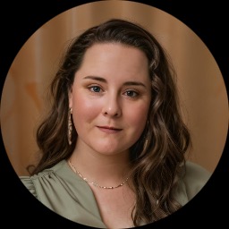 This is Nicole Valadao's avatar
