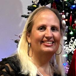 This is Julianne Pyle's avatar and link to their profile