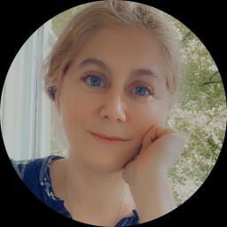 Photo of Elizabeth DeRouin