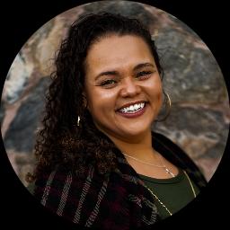 This is Amina Simmons's avatar