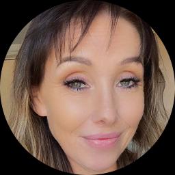 Photo of Samantha Holt