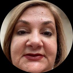 Psychologist Kristi Lewis providing different types of therapy in Miami