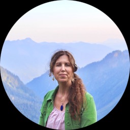 Therapist ArinNaia Olson Photo