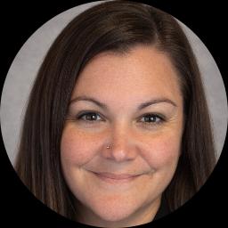 Photo of Nicole Saunders