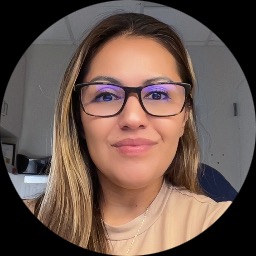 This is Leslie Garza's avatar