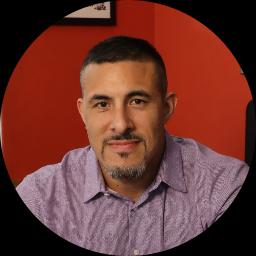 Psychologist Miguel De la fuente providing different types of therapy in Mesquite