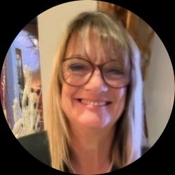 Psychologist Leigh Ann Ryan providing different types of therapy in Philadelphia