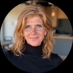 This is Juliet Ahl's avatar and link to their profile