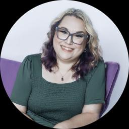 Psychologist Jessica Aleman providing different types of therapy in Enchanted Oaks