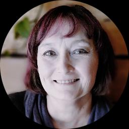 Psychologist Wendi Hoag providing different types of therapy in Lone Tree