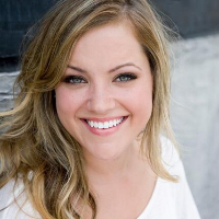 April Grimes - Online Therapist with 7 years of experience