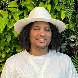 Psychologist Cordette Vanzant providing different types of therapy in Miami