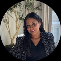 Psychologist Estefany Vargas providing different types of therapy in Greenvale