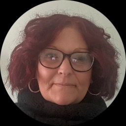 Psychologist Elisa Shevlin-Reynolds providing different types of therapy in Pelham