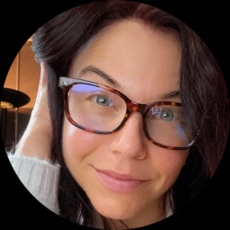 Psychologist Lauren Mengedoht providing different types of therapy in Halsey