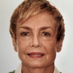 Christiane Soehnlein practicing in California