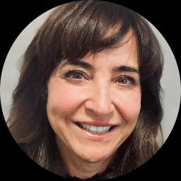 Psychologist Stacy Schmoll providing different types of therapy in Hawthorne