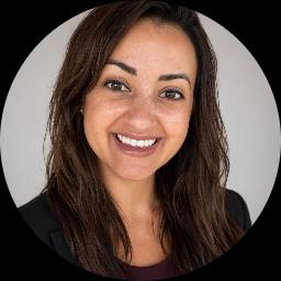 Psychologist Jamie Díaz providing different types of therapy in Bellbrook