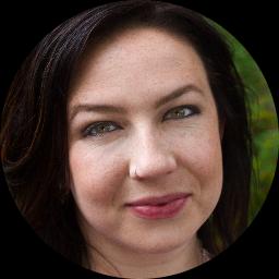 Psychologist Lindsey Burns providing different types of therapy in Chandler