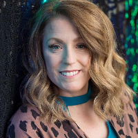 Jennifer  Simmons  - Online Therapist with 19 years of experience