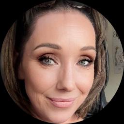 Photo of Samantha Holt