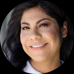 Psychologist Gema Martir providing different types of therapy in Dorris