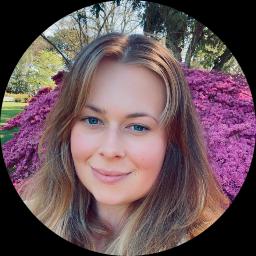 Photo of Charlotte Dinnis