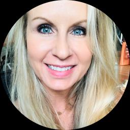 Psychologist Billi Patzius providing different types of therapy in Competition