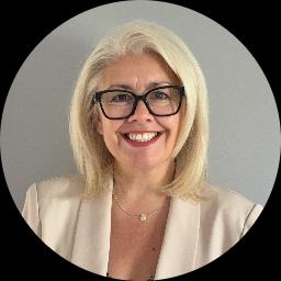 Photo of Lynne Nowell