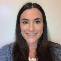 Danielle Albares - Online Therapist with 6 years of experience