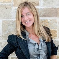 Lacey  Holcomb  - Online Therapist with 13 years of experience
