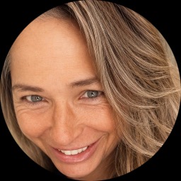 Photo of Kelli Dumas