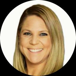 Psychologist Stefanie Luttrell providing different types of therapy in Claude